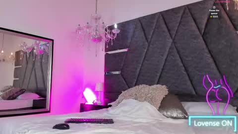 Snapshot of janna_foxx chatting on 05/29/26, 04:43 Janna online show from 05/29/26, 04:43
