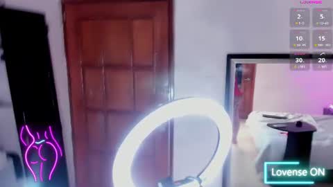 Snapshot of janna_foxx chatting on 06/10/26, 04:23 Janna online show from 06/10/26, 04:23