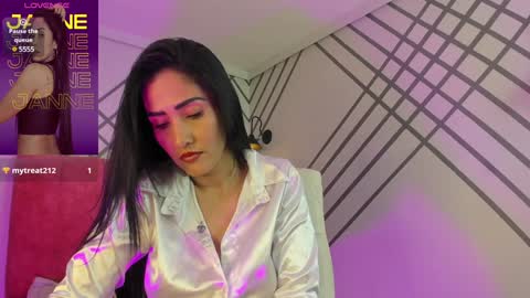 Snapshot of janne_lee chatting on 12/27/24, 11:21 Janne for u online show from 12/27/24, 11:21