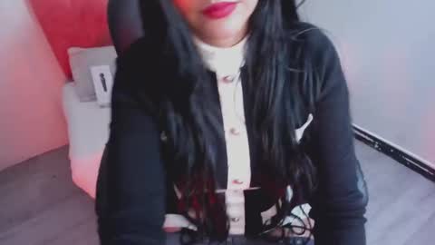 Snapshot of janne_lee chatting on 02/28/25, 09:23 Janne for u online show from 02/28/25, 09:23