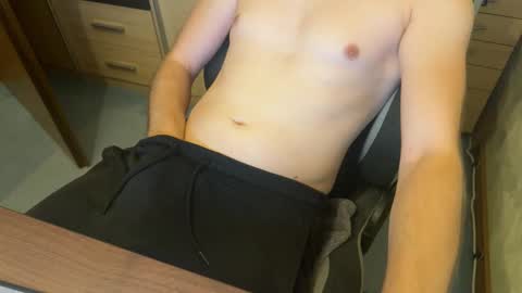 janni_95 online show from 10/15/25, 03:56