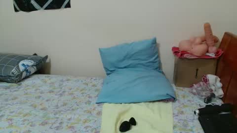 Snapshot of jannie_e chatting on 12/05/25, 08:12 Jannie online show from 12/05/25, 08:12