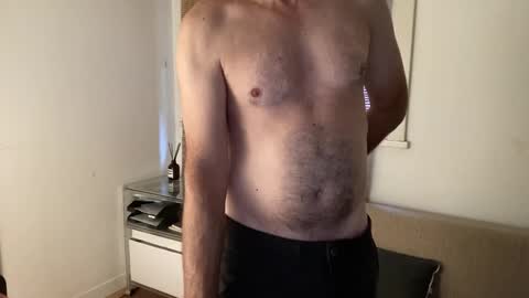 Snapshot of jarabedecereza chatting on 02/19/26, 09:11 MRA online show from 02/19/26, 09:11