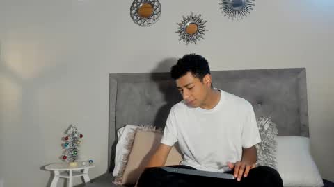 Snapshot of jared_blake chatting on 12/23/24, 12:35 jared_blake online show from 12/23/24, 12:35