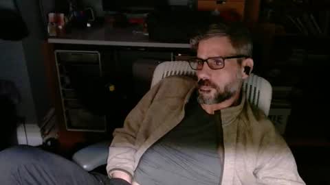 Snapshot of jareth_returns chatting on 11/10/25, 03:16 jareth_returns online show from 11/10/25, 03:16