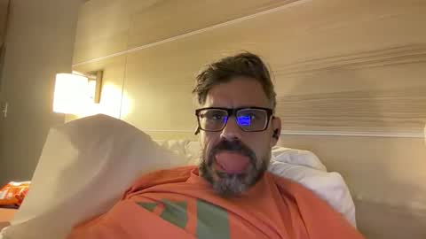 Snapshot of jareth_returns chatting on 04/14/26, 01:00 jareth_returns online show from 04/14/26, 01:00