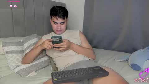 Snapshot of jarethh_ chatting on 06/11/26, 12:43 JARETHH online show from 06/11/26, 12:43