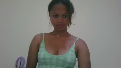 Snapshot of jarevava chatting on 10/06/25, 03:59 Jarevava online show from 10/06/25, 03:59