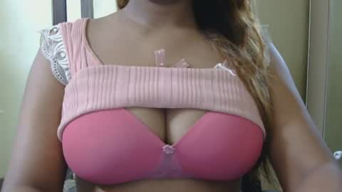 Snapshot of jasmeen_love143 chatting on 06/16/26, 02:36 jasmeen online show from 06/16/26, 02:36
