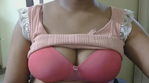 Snapshot of jasmeen_love143 chatting on 06/30/26, 08:10 jasmeen online show from 06/30/26, 08:10