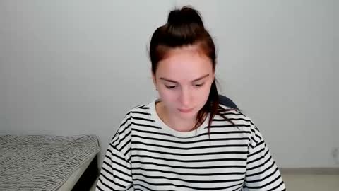 Snapshot of jasmi_girl chatting on 12/10/24, 11:54 jasmi_girl online show from 12/10/24, 11:54