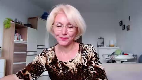 Jasmin room for people 40 online show from 06/14/26, 01:13