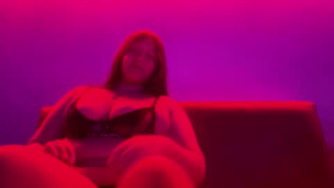 Snapshot of jasmin420r chatting on 05/26/26, 03:13 jasmin420r online show from 05/26/26, 03:13