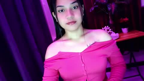 Snapshot of jasmine_arousal chatting on 05/19/26, 01:11 JASMINE online show from 05/19/26, 01:11