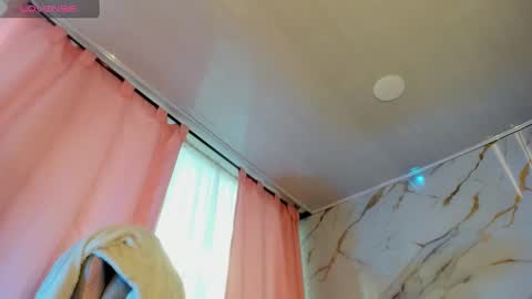 Snapshot of jasmine_hyper_1 chatting on 12/10/24, 02:39 Jas online show from 12/10/24, 02:39