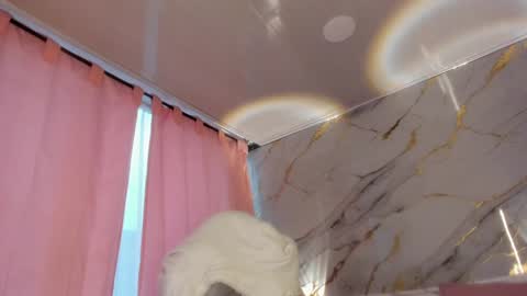 Snapshot of jasmine_hyper_1 chatting on 12/18/24, 05:21 Jas online show from 12/18/24, 05:21