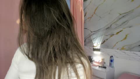 Snapshot of jasmine_hyper_1 chatting on 12/26/24, 08:11 Jas online show from 12/26/24, 08:11