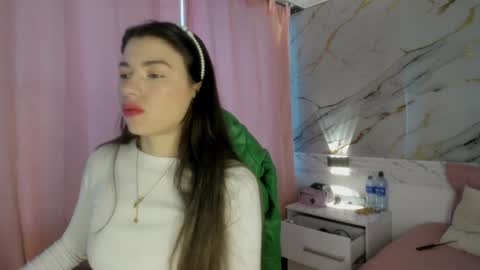 Snapshot of jasmine_hyper_1 chatting on 01/11/25, 01:53 Jas online show from 01/11/25, 01:53