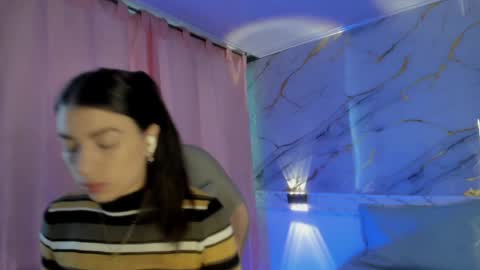 Snapshot of jasmine_hyper_1 chatting on 01/20/25, 01:53 Jas online show from 01/20/25, 01:53