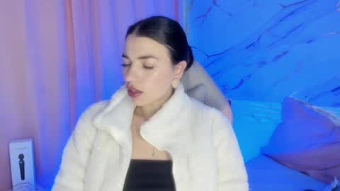 Snapshot of jasmine_hyper_1 chatting on 02/05/25, 09:29 Jas online show from 02/05/25, 09:29