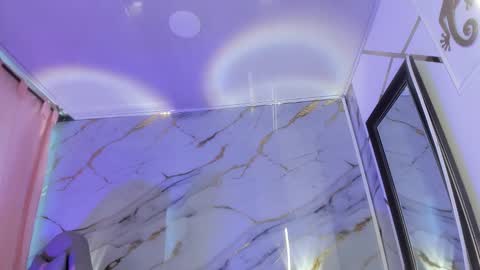 Snapshot of jasmine_hyper_1 chatting on 02/18/25, 05:42 Jas online show from 02/18/25, 05:42