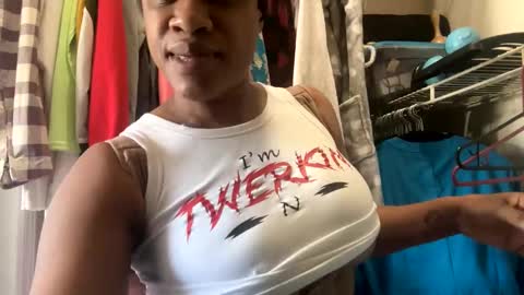 Snapshot of jasminekay chatting on 01/03/25, 06:35 JasmineKay online show from 01/03/25, 06:35