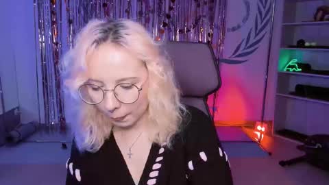 Jasmine online show from 03/12/25, 09:34