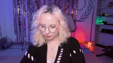 Jasmine online show from 03/12/25, 12:36