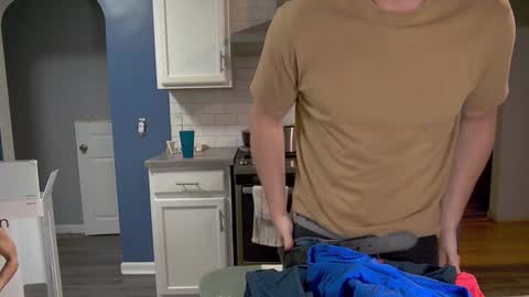 Snapshot of jason12692 chatting on 12/16/24, 10:34 Jkind online show from 12/16/24, 10:34