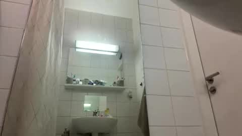 Snapshot of jason283914 chatting on 10/16/25, 05:30 jason283914 online show from 10/16/25, 05:30