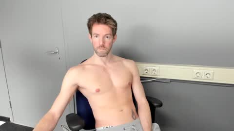 Snapshot of jasonberg29 chatting on 02/07/25, 11:01 Jason online show from 02/07/25, 11:01