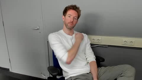 Snapshot of jasonberg29 chatting on 02/20/25, 12:25 Jason online show from 02/20/25, 12:25