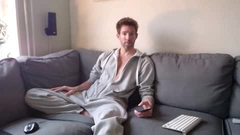 Snapshot of jasonberg29 chatting on 12/14/25, 08:30 Jason online show from 12/14/25, 08:30