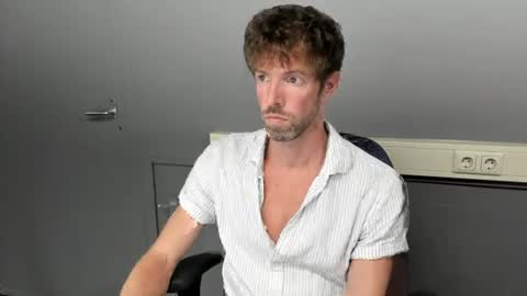 Snapshot of jasonberg29 chatting on 08/06/26, 10:28 Jason online show from 08/06/26, 10:28