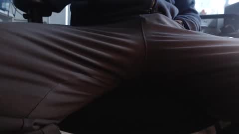 Snapshot of jasonholly chatting on 01/16/25, 05:01 Benedick Cumbersnatch online show from 01/16/25, 05:01