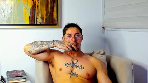 Snapshot of jasson_rodriguez69 chatting on 10/18/25, 04:59 Lil Dark online show from 10/18/25, 04:59