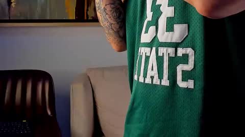 Snapshot of jasson_rodriguez69 chatting on 11/10/25, 02:21 Lil Dark online show from 11/10/25, 02:21