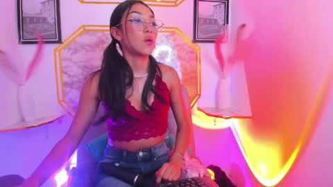 Snapshot of jaulyn_18 chatting on 05/11/26, 11:24 Jaulyn online show from 05/11/26, 11:24