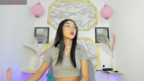 Snapshot of jaulyn_18 chatting on 05/26/26, 12:23 Jaulyn online show from 05/26/26, 12:23