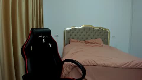  Javi  online show from 10/22/25, 07:24