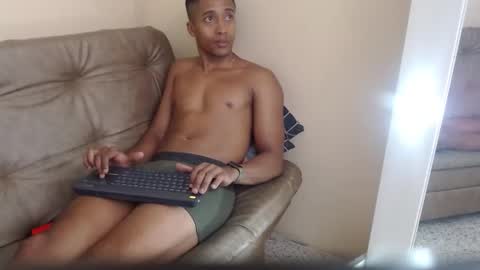 Snapshot of javier_zucker chatting on 02/19/25, 02:12 Javier online show from 02/19/25, 02:12