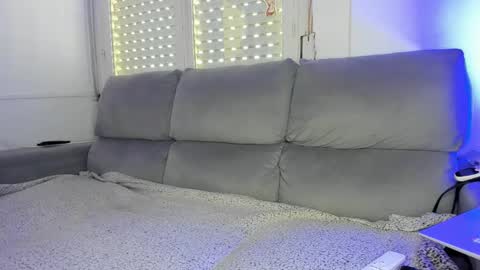 Snapshot of javierandaniel chatting on 12/17/25, 02:34 Javier online show from 12/17/25, 02:34