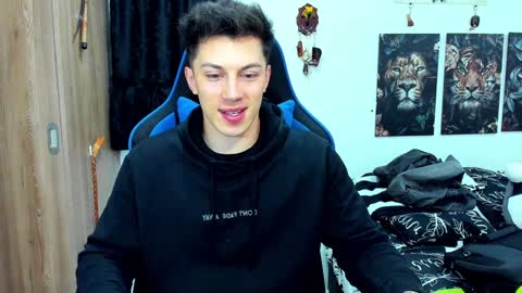 Snapshot of javiersexymann chatting on 12/09/24, 12:45 Javier online show from 12/09/24, 12:45