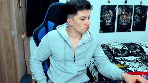 Snapshot of javiersexymann chatting on 12/11/24, 12:12 Javier online show from 12/11/24, 12:12