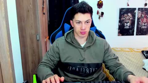 Snapshot of javiersexymann chatting on 12/13/24, 07:10 Javier online show from 12/13/24, 07:10