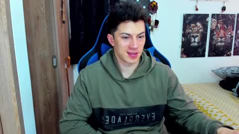 Snapshot of javiersexymann chatting on 12/17/24, 05:36 Javier online show from 12/17/24, 05:36