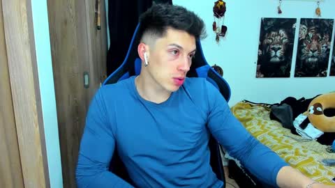 Snapshot of javiersexymann chatting on 12/23/24, 02:35 Javier online show from 12/23/24, 02:35