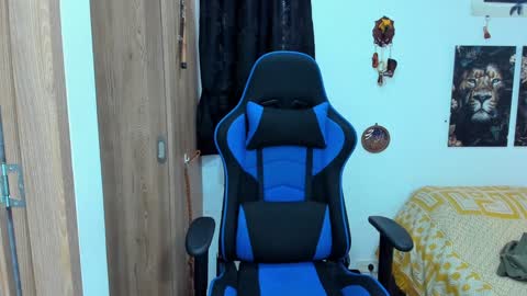 Snapshot of javiersexymann chatting on 12/29/24, 08:37 Javier online show from 12/29/24, 08:37