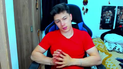 Snapshot of javiersexymann chatting on 01/04/25, 02:35 Javier online show from 01/04/25, 02:35