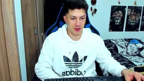 Snapshot of javiersexymann chatting on 01/23/25, 05:35 Javier online show from 01/23/25, 05:35